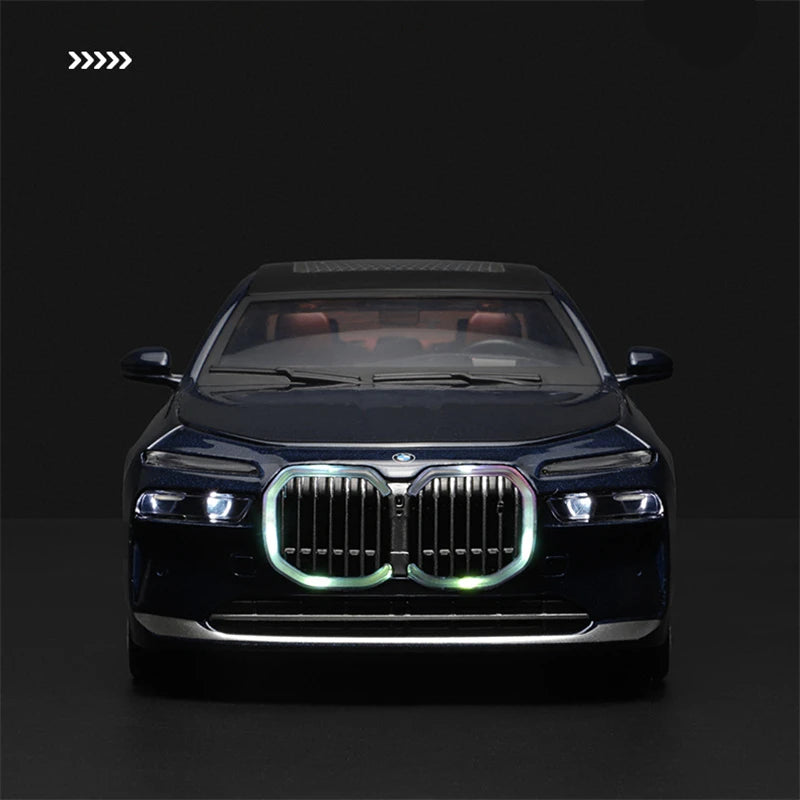 BMW 7 Series i7 G70 Diecast Model - Sound & Light Collection