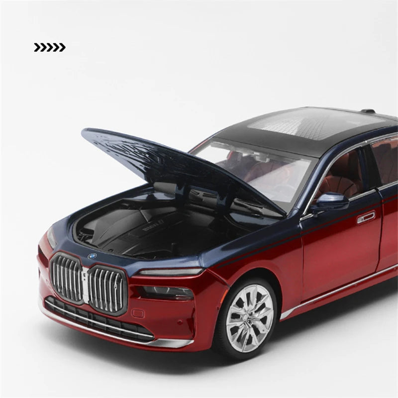 BMW 7 Series i7 G70 Diecast Model - Sound & Light Collection